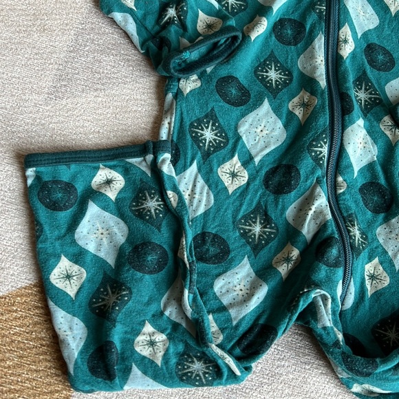 Kickee Pants 6-9 month Coverall Zip-Up Christmas Ornaments Green Print - Picture 5 of 15